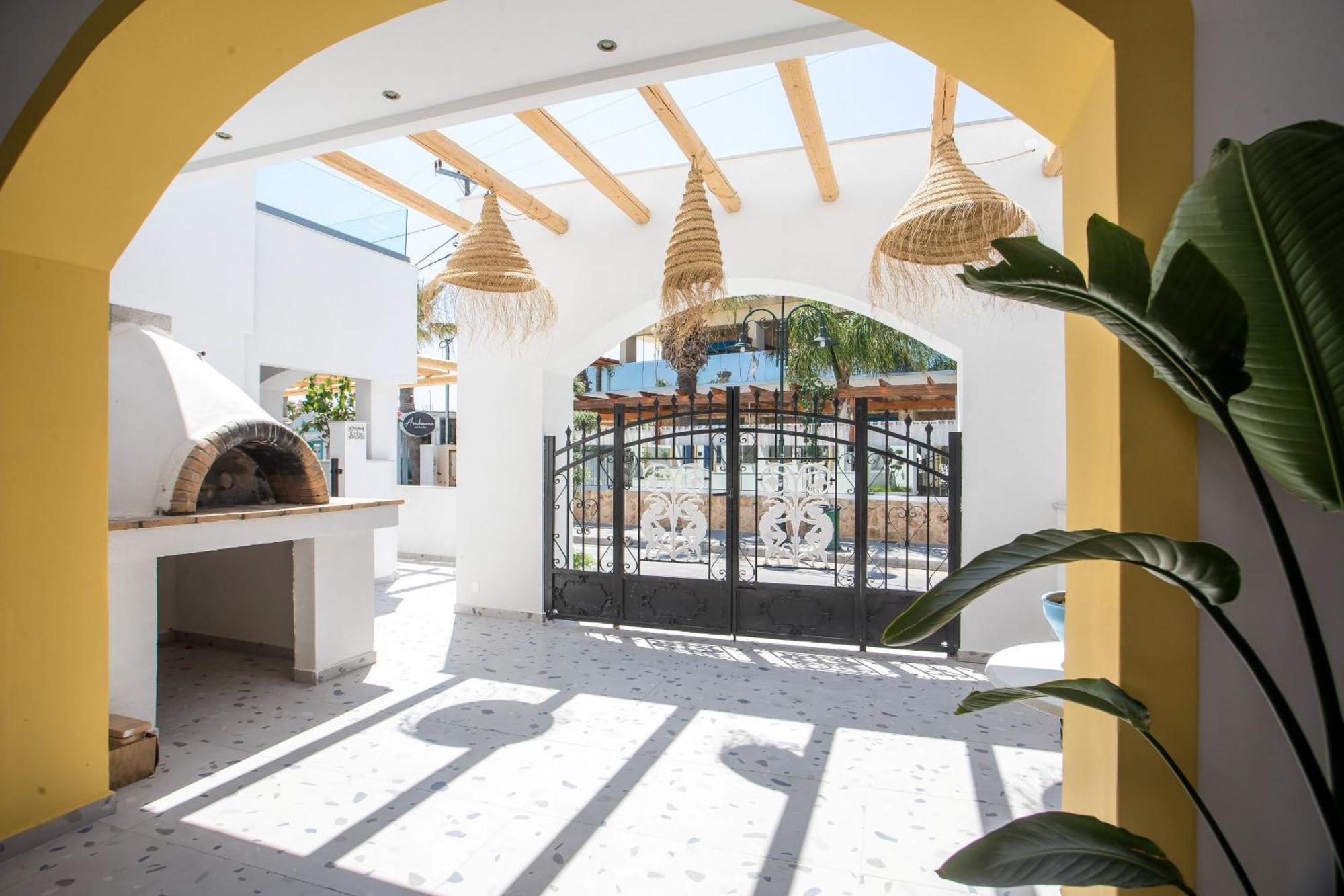 Dimitra Boutique Aparthotel 2*